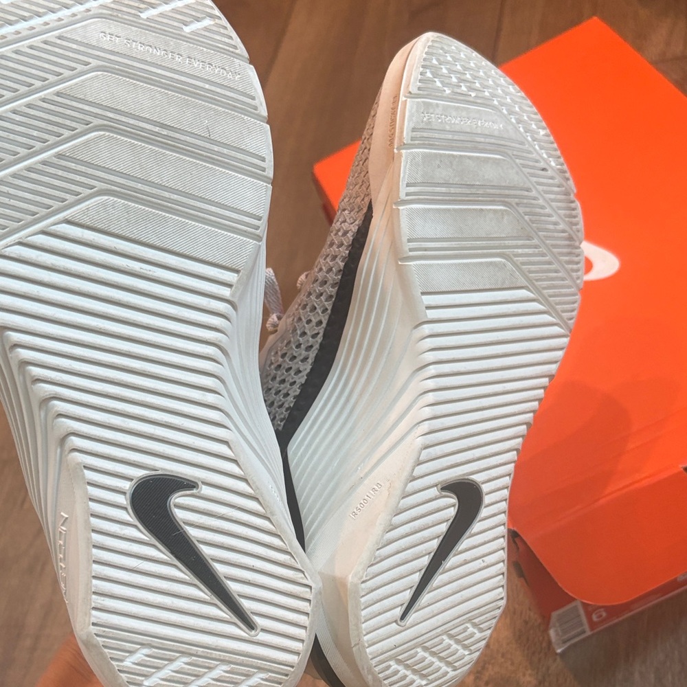 Nike Women’s Free Metcon 2 - Picture 2 of 2
